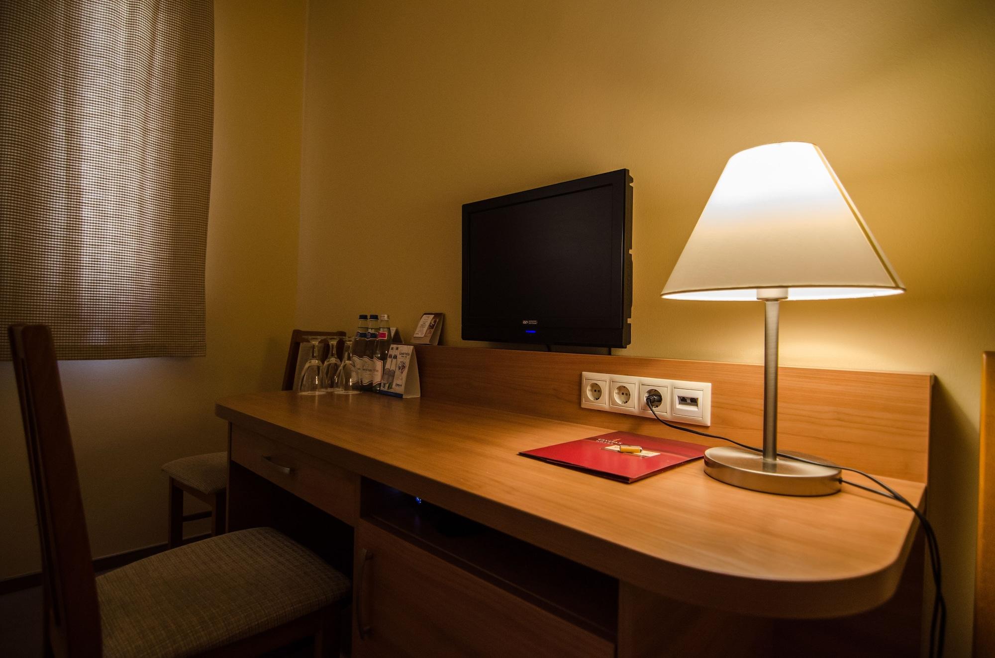 Hotel Civitas Sopron Bagian luar foto