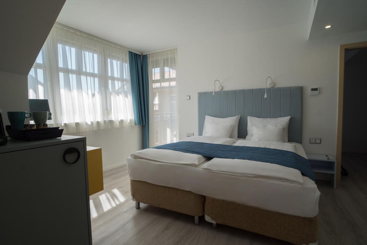 Hotel Civitas Sopron Bagian luar foto