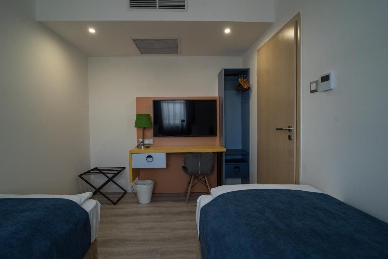 Hotel Civitas Sopron Bagian luar foto