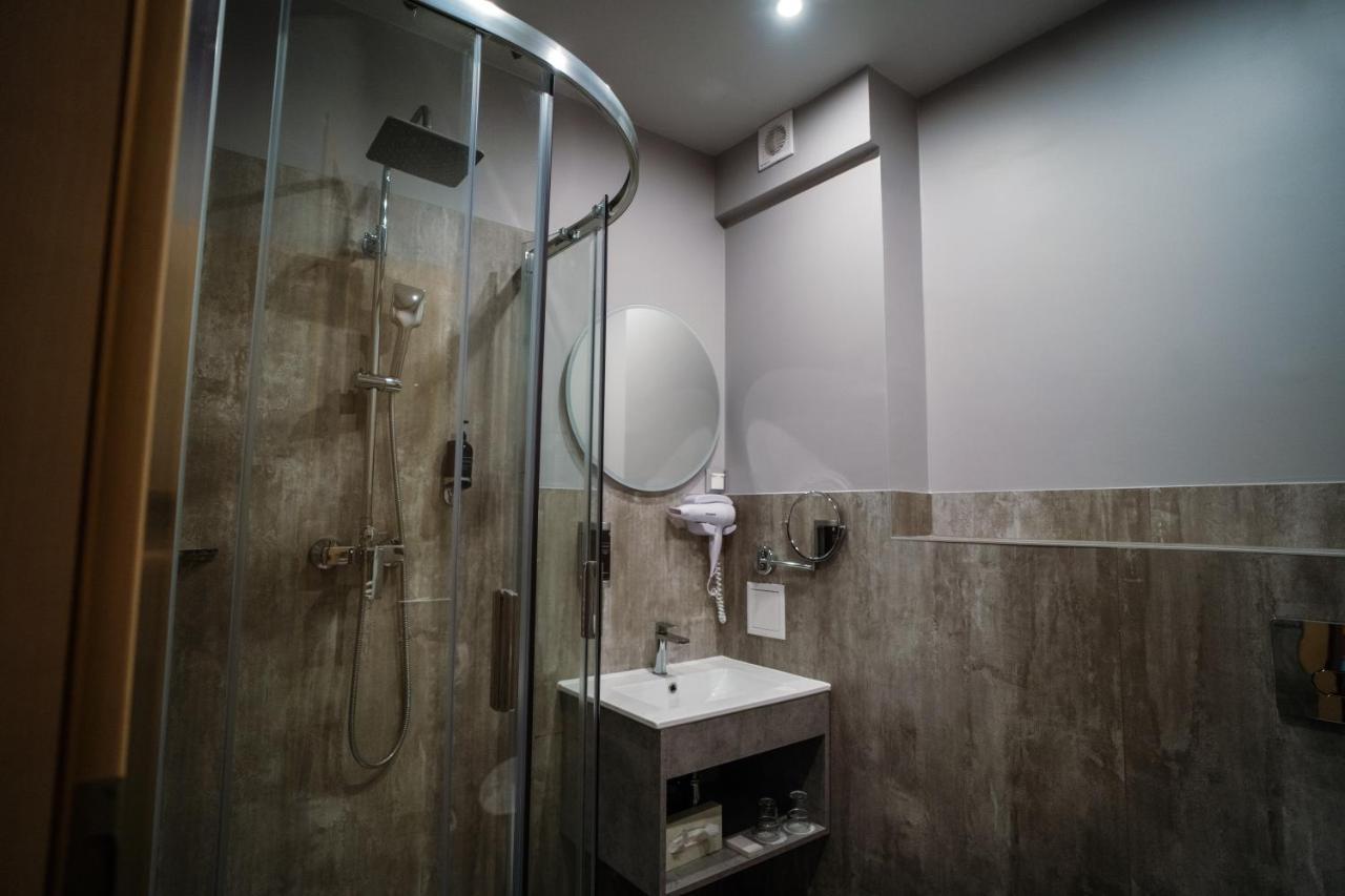 Hotel Civitas Sopron Bagian luar foto